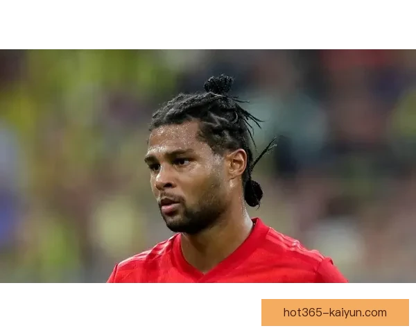 格纳布里国家队前景引人关注，状态稳健的他能否在未来大赛中发挥关键作用。