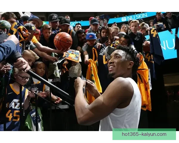 沃克近期比赛影响力持续提升，助力球队战术表现稳健。