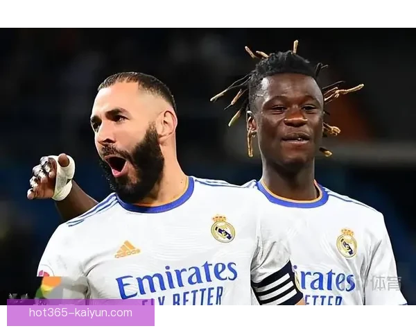 卡马文加与队友持续提升比赛默契，状态备受关注